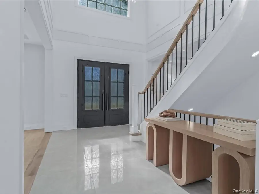 Address Withheld By Seller, Great Neck, NY 11021 - #3