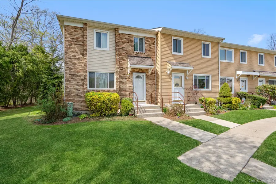 3 Town House Drive, Massapequa Park, NY 11762 - #2