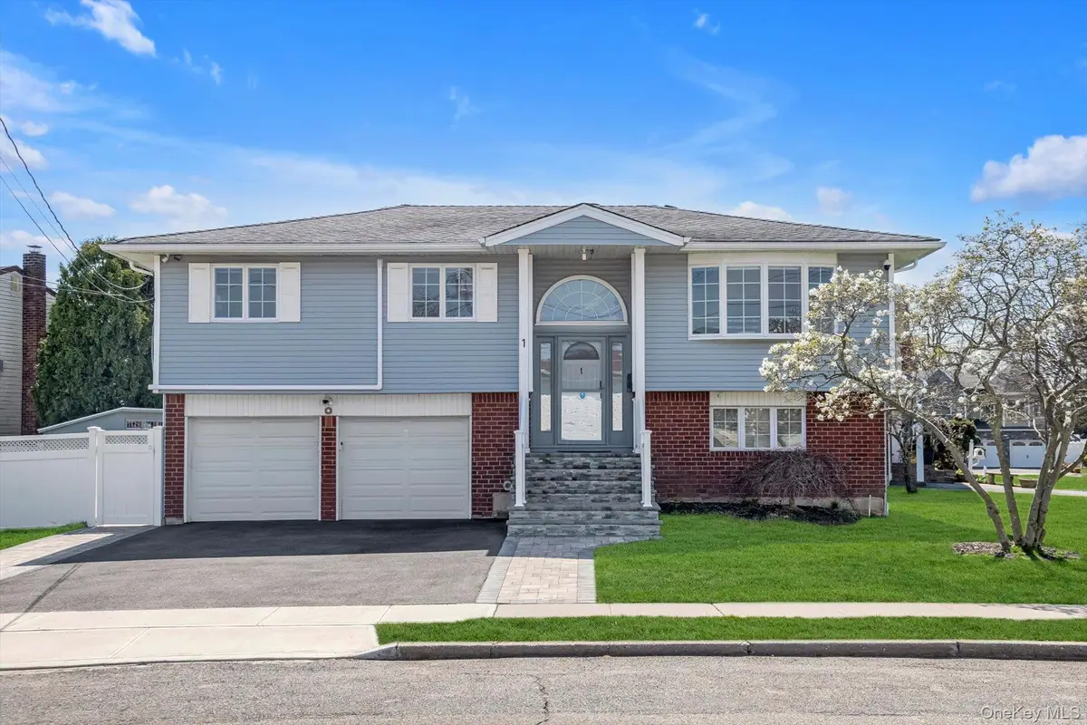 1 Sterling Court, Plainview, NY 11803 - #1