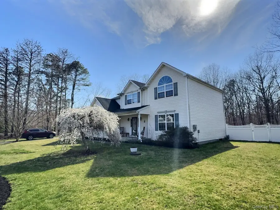 29 Terra Pines Gate, Yaphank, NY 11980 - #2