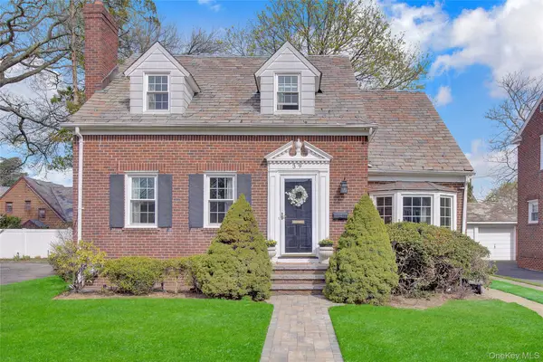 39 Cynthia Court, Hempstead, NY 11550