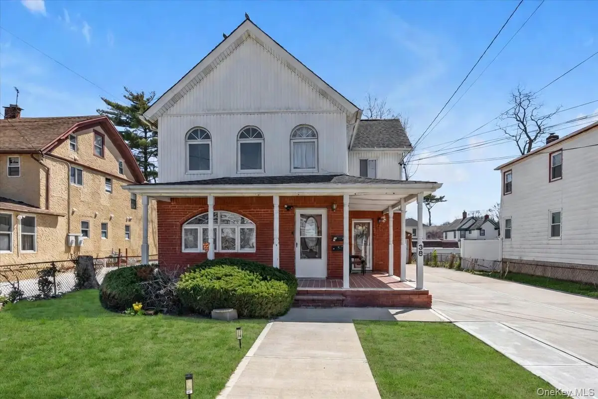 38 5th Street, Valley Stream, NY 11581 - #1