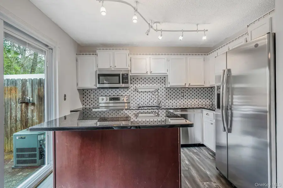 26 Amesworth Court, Middle Island, NY 11953 - #3