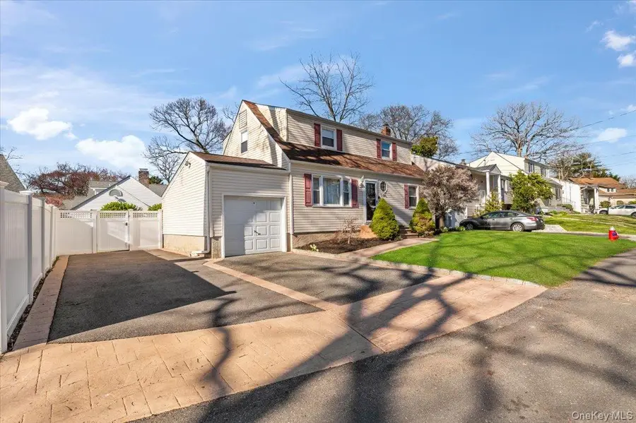 10 Maple Road, Huntington Station, NY 11746 - #2