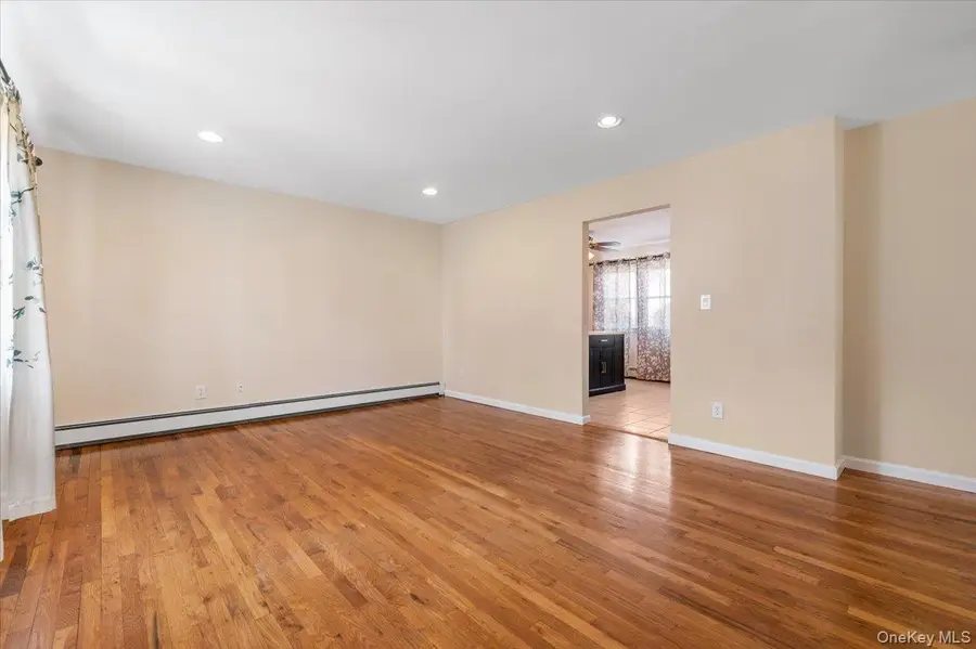 10 Maple Road, Huntington Station, NY 11746 - #3