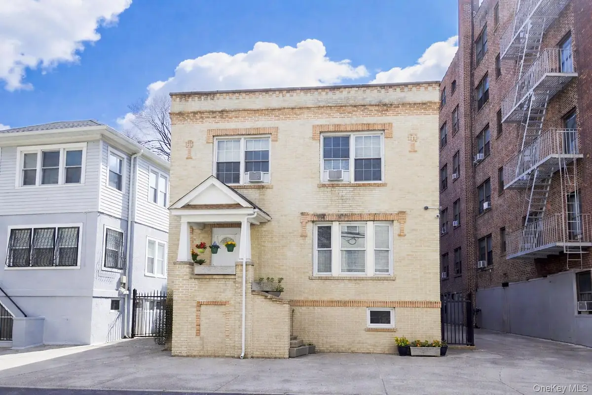 152 Livingston Avenue, Yonkers, NY 10705 - #1