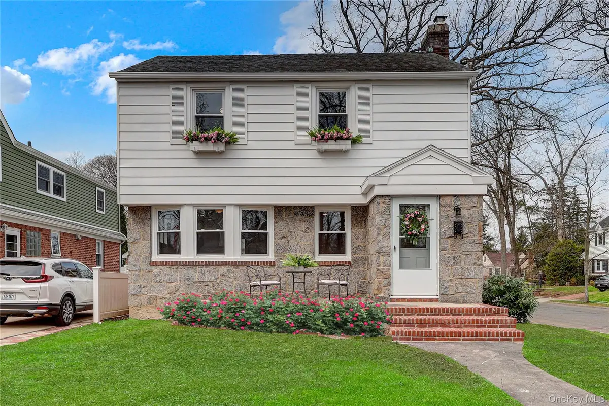 31 Carol Street, Lynbrook, NY 11563 - #1