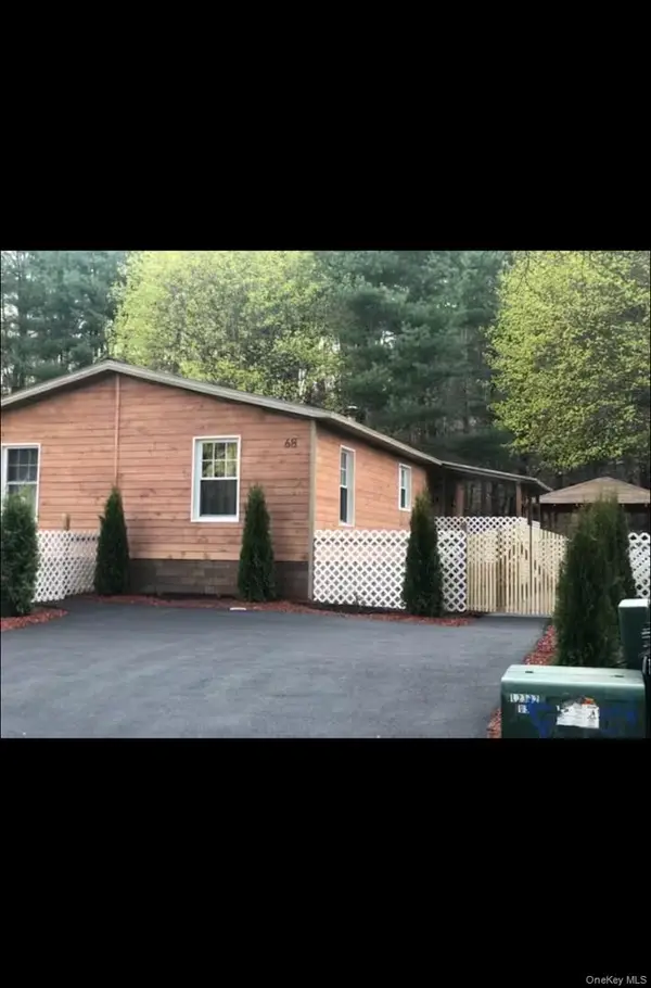 68 Oxford Circle, Neversink, NY 12759