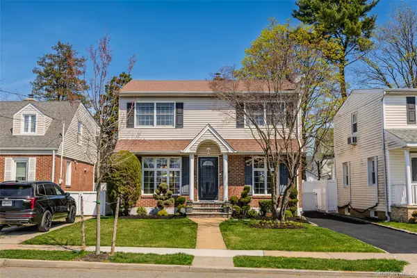 416 Argyle Road, Mineola, NY 11501