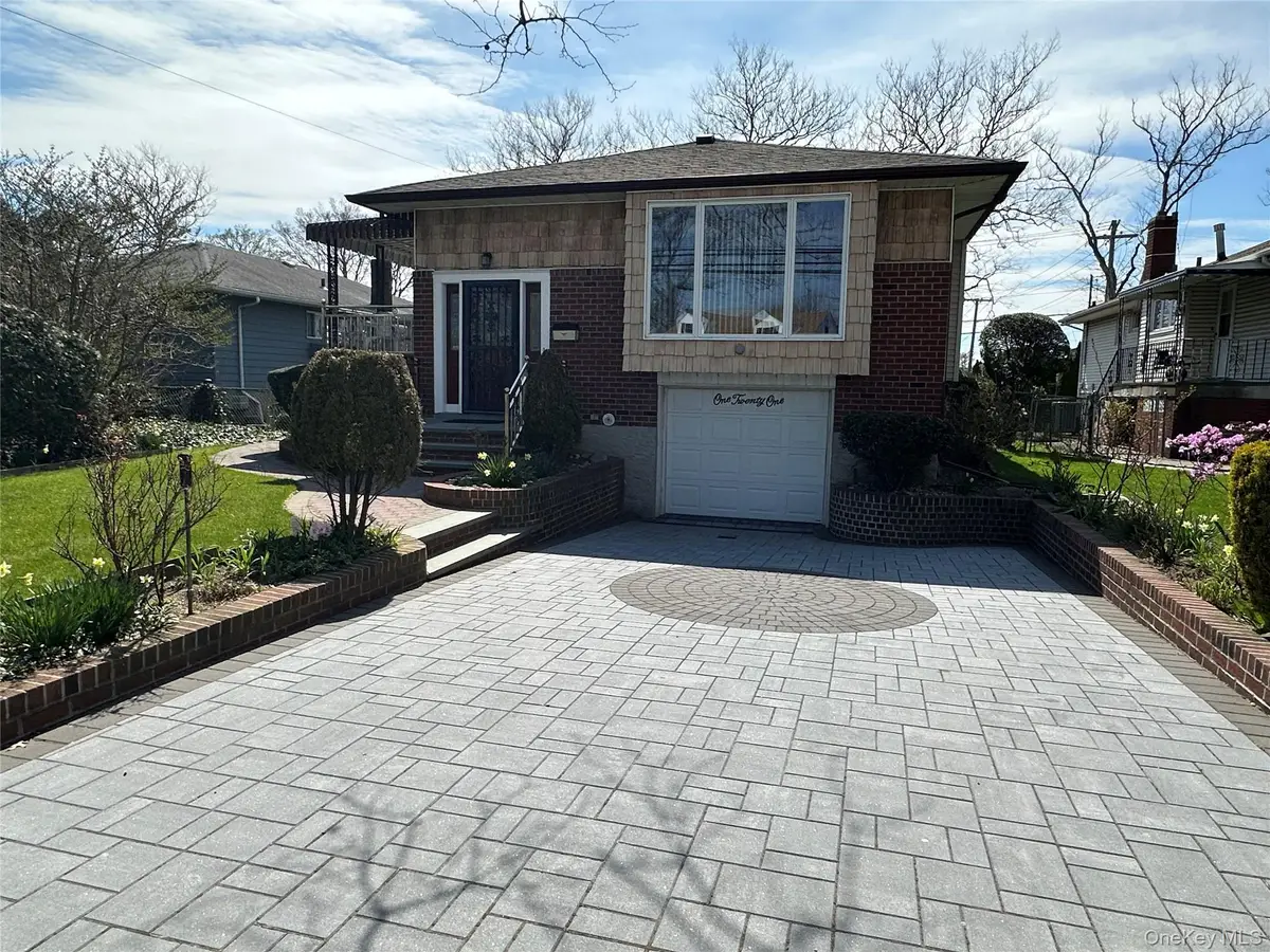 121 Marcus Avenue, New Hyde Park, NY 11040 - #1