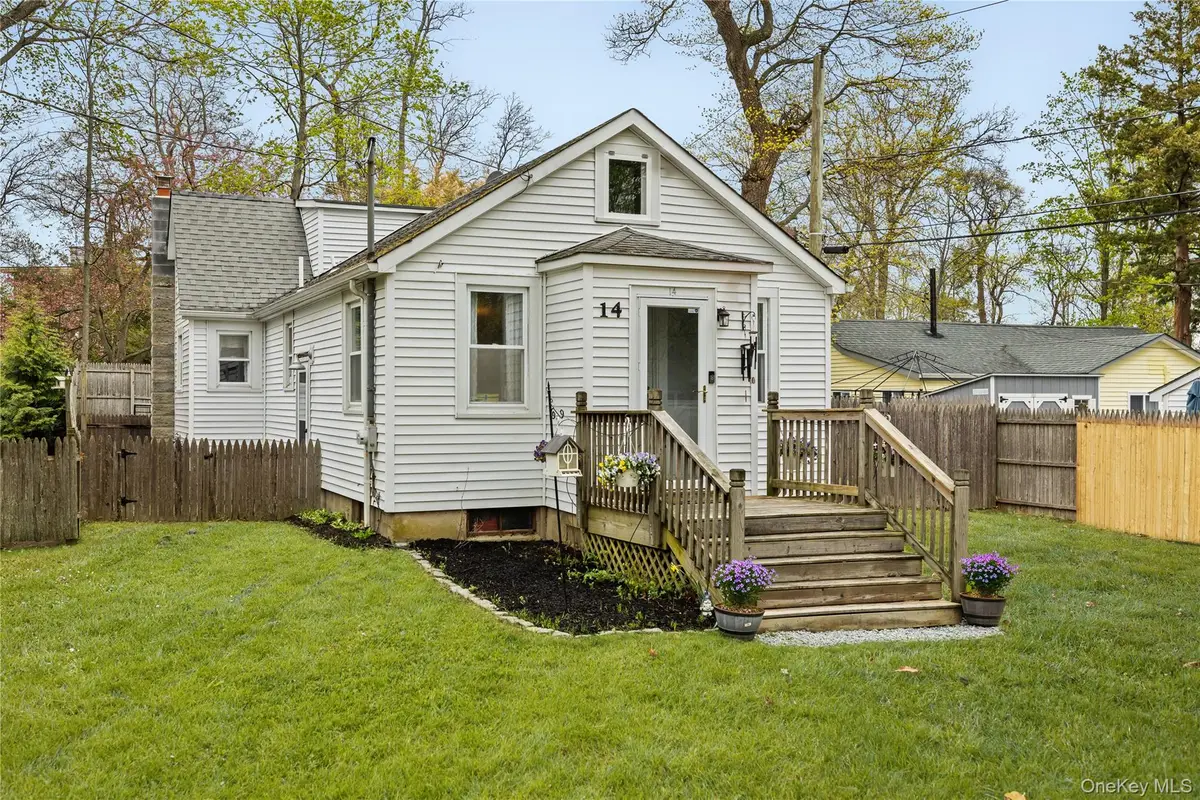 14 7th Street, Wading River, NY 11792 - #1