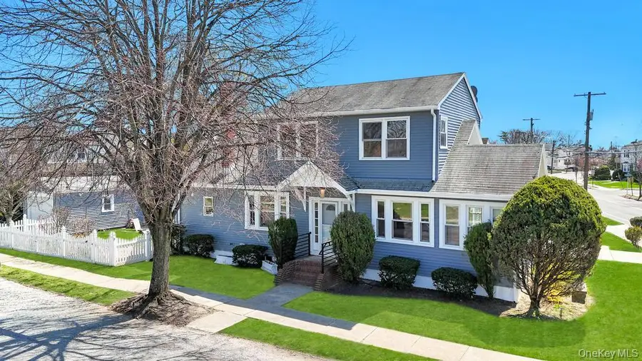 24 W Dover Street, Valley Stream, NY 11580 - #2