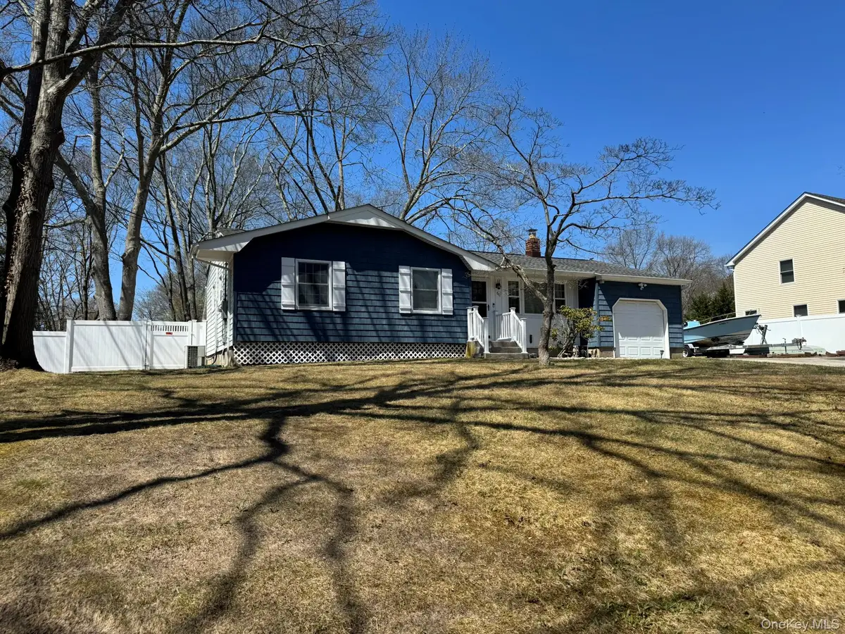 60 Syracuse Avenue, Medford, NY 11763 - #1