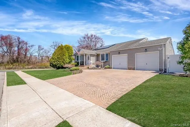 581 Roosevelt Avenue, Massapequa Park, NY 11762 - #2