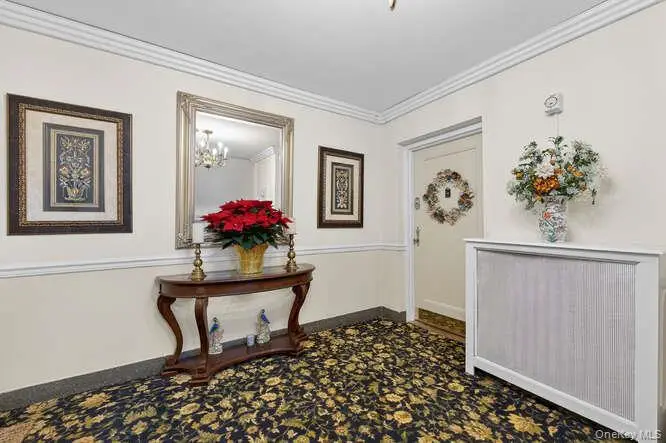 24 Hamilton Place #F-1, Garden City, NY 11530 - #2