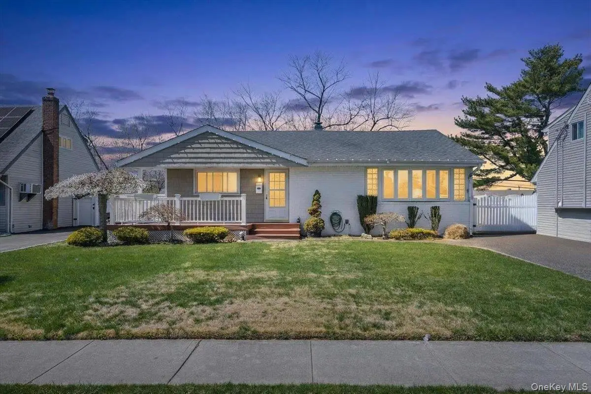 18 Seitz Drive, Bethpage, NY 11714 - #1