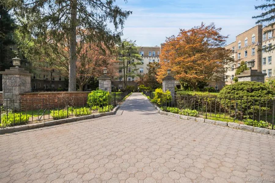 472 Gramatan Avenue #Bldg 4 Unit 2U, Fleetwood, NY 10552 - #2