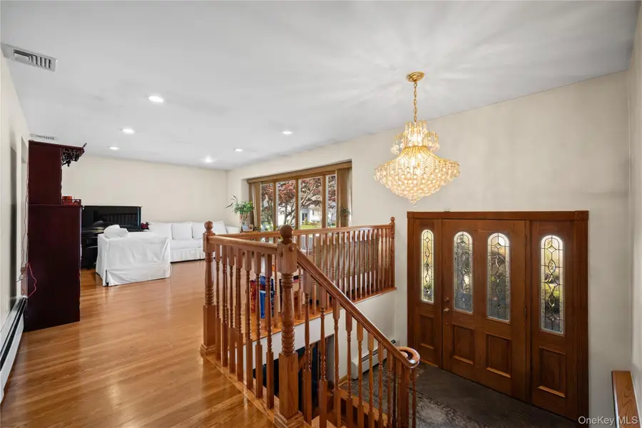 150 Roxton Road, Plainview, NY 11803 - #3