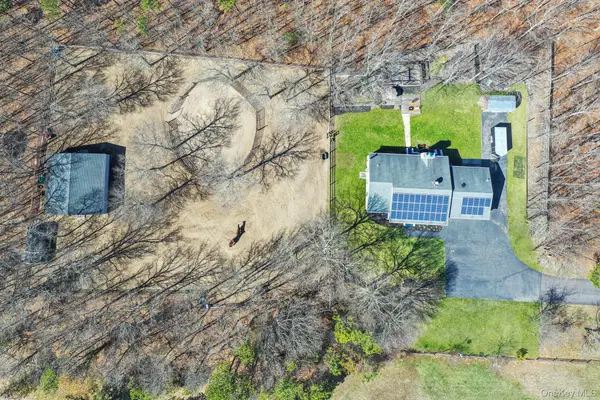 168 Brookfield Avenue, Center Moriches, NY 11934