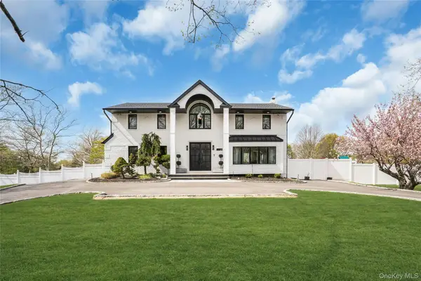 25 Quintree Lane, Melville, NY 11747