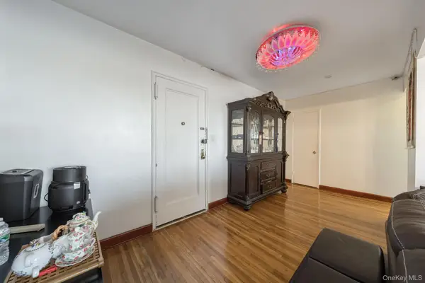 143-50 Hoover Avenue #306, Briarwood, NY 11435