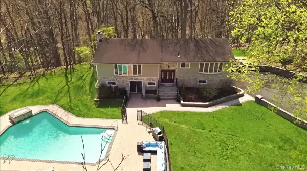 263 Oyster Bay Road, Mill Neck, NY 11765