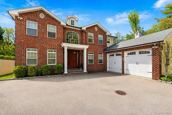 42 Skunks Misery Road, Locust Valley, NY 11560