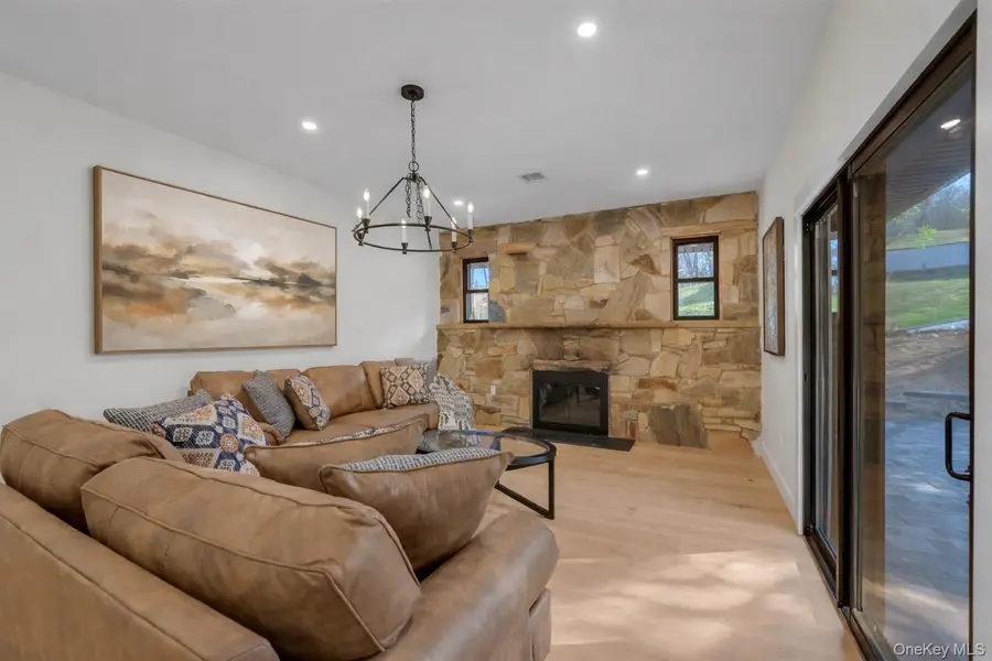 17 Woodbury Road, Woodbury, NY 11797 - #3