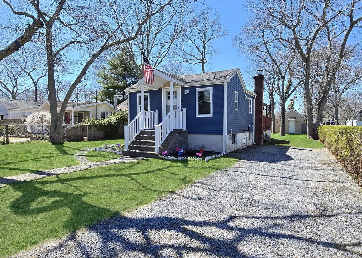 20 Daisy Place, Selden, NY 11784 - #1