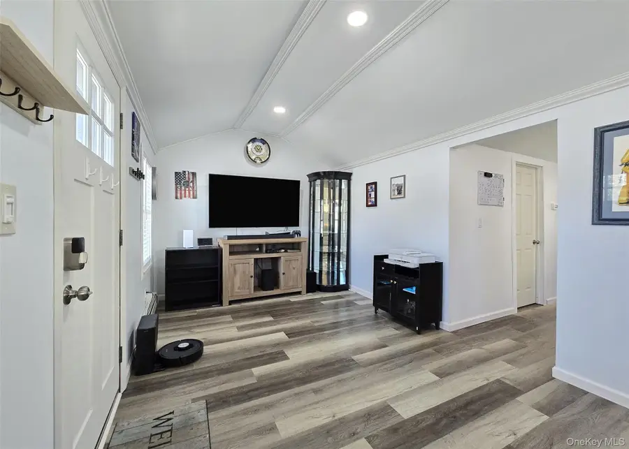 20 Daisy Place, Selden, NY 11784 - #3