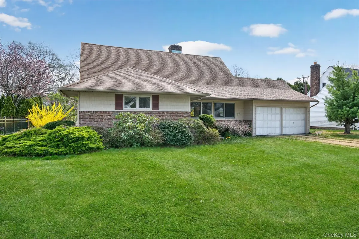 23 Pell Terrace, Garden City, NY 11530 - #1