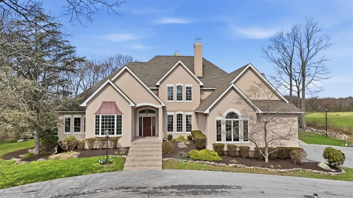 17 Forrest Way, Poughkeepsie, NY 12603 - #1