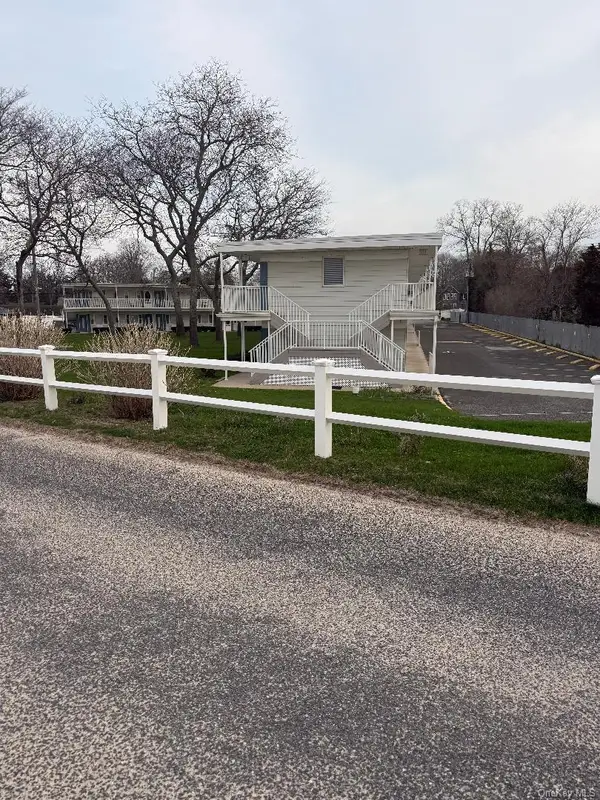 52325 County Road 48 #8, Southold, NY 11971