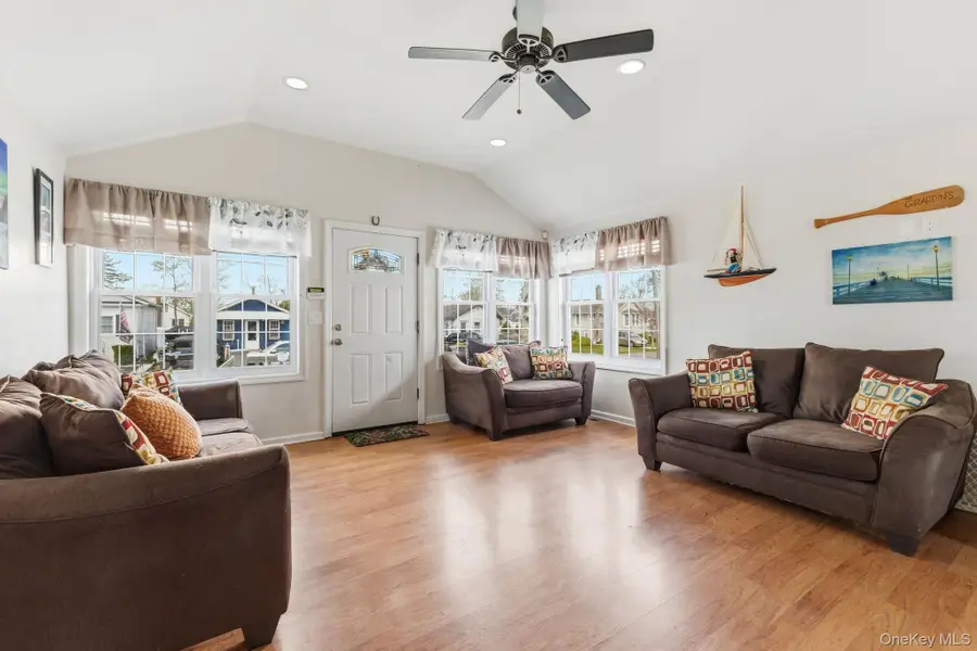 58 Wilson Avenue, Amity Harbor, NY 11701 - #3