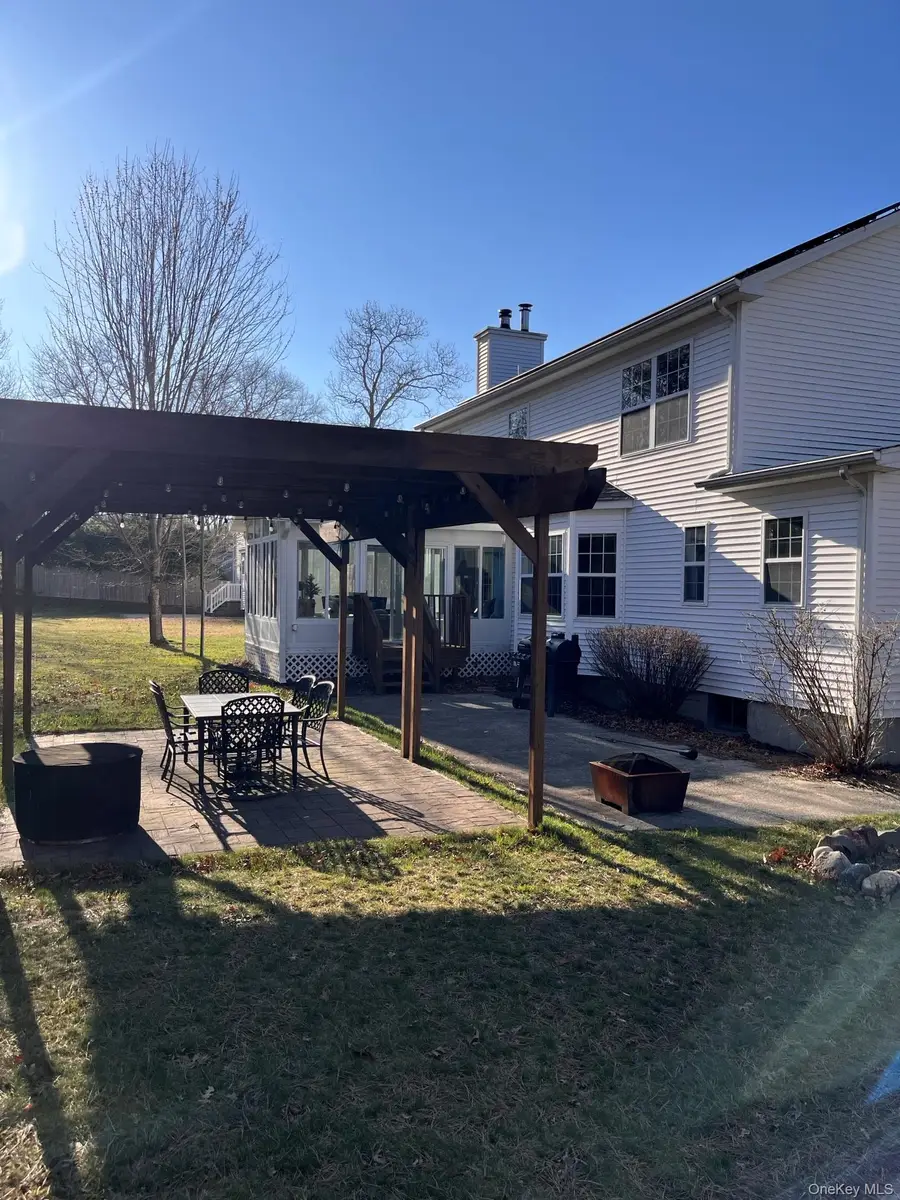 136 Elizabeth Way, Ridge, NY 11961 - #2