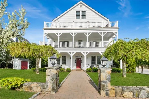 2 Harbor Lane #102, New Rochelle, NY 10805