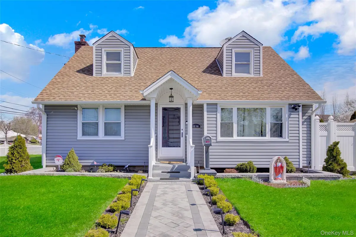 1210 Emma Place, Franklin Square, NY 11010 - #1