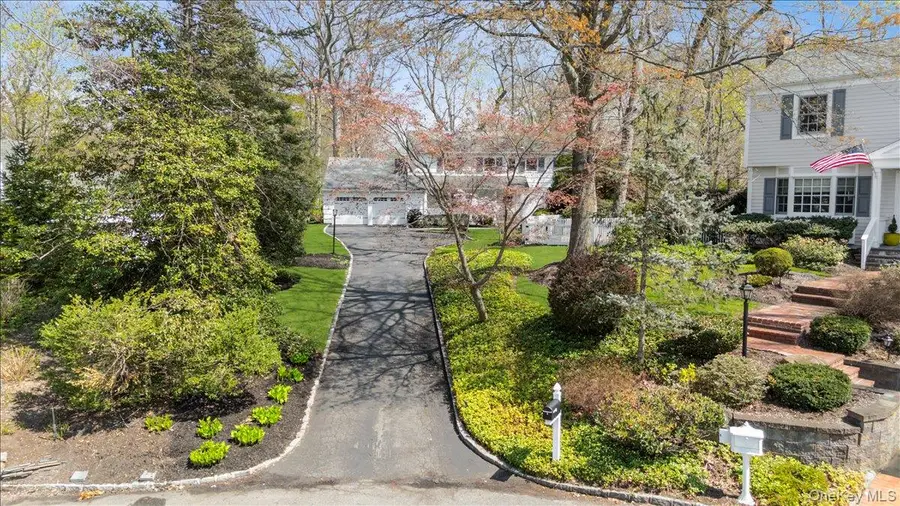 8 Heritage Court, Cold Spring Harbor, NY 11724 - #3