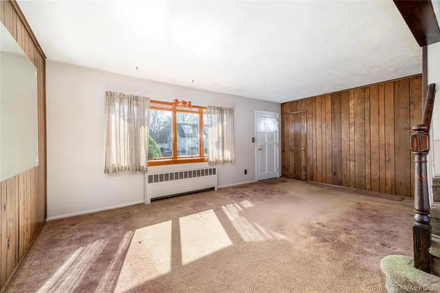 22 Hitchcock Lane, Farmingdale, NY 11735 - #2