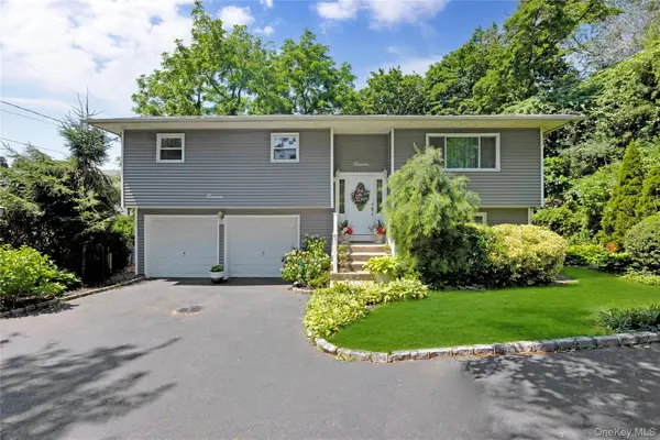 11 Margaret Lane, Huntington, NY 11743