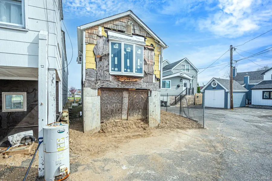 2471 Jackson Avenue, Seaford, NY 11783 - #2