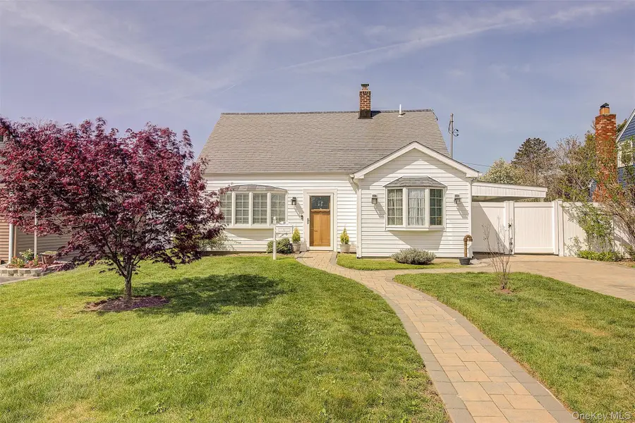 12 Crescent Lane, Levittown, NY 11756 - #2