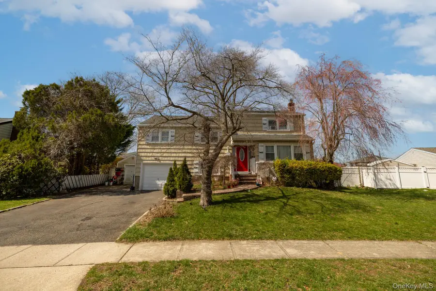 20 Gardenia Lane, Hicksville, NY 11801 - #2