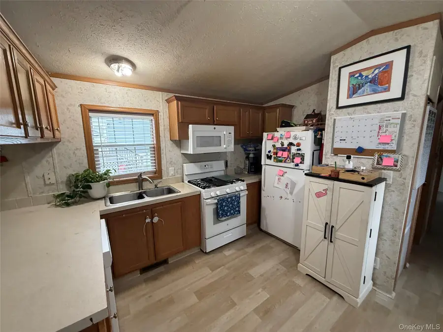 424 Sandgate Drive, New Windsor, NY 12553 - #3