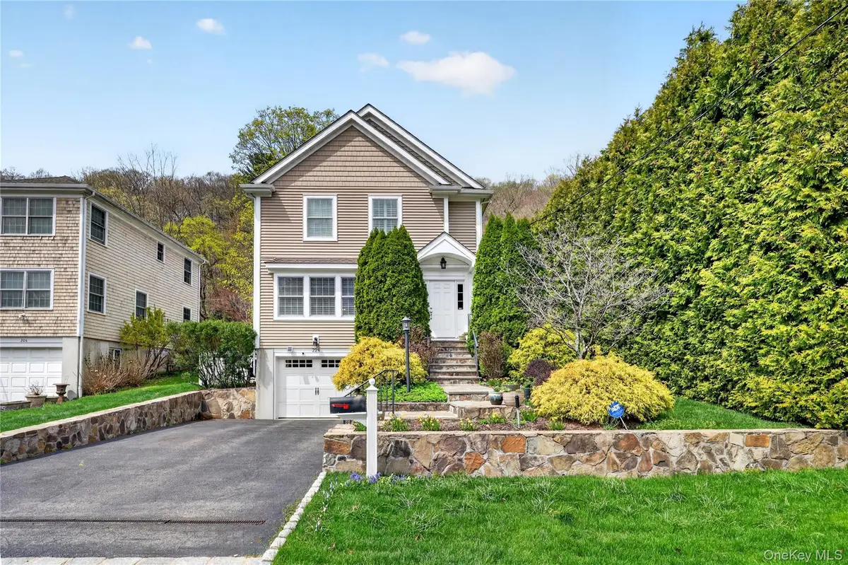 228 Sarles Lane, Pleasantville, NY 10570 - #1