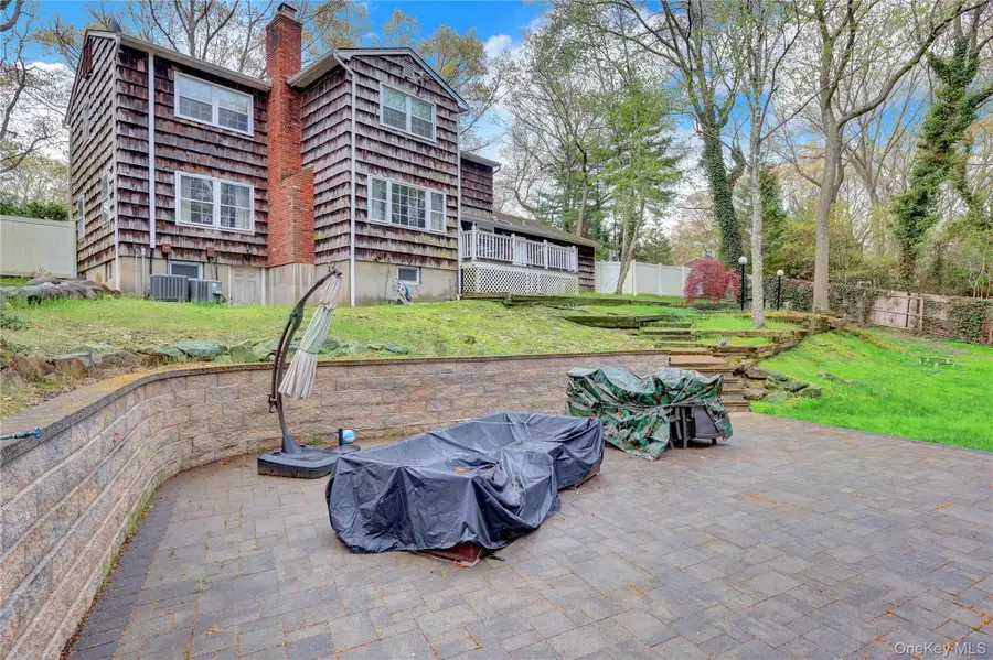 34 Hemingway Drive, Dix Hills, NY 11746 - #3