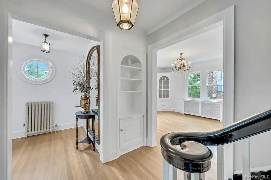 83 Parkway W, Mount Vernon, NY 10552 - #3