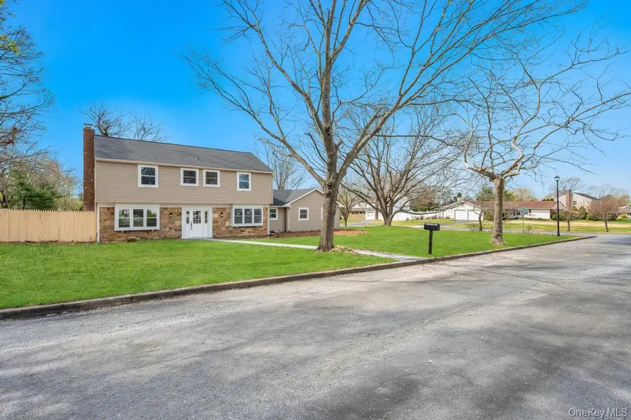 4 Chevy Drive, South Setauket, NY 11720 - #3