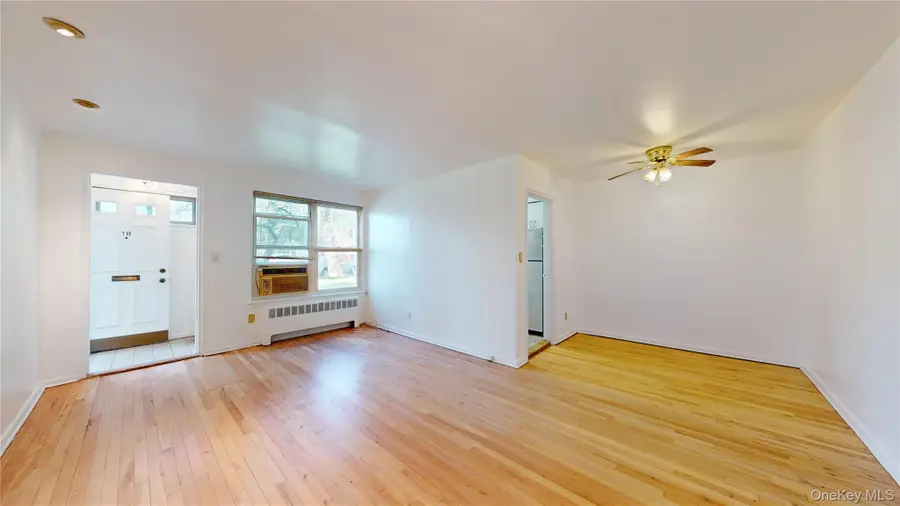 33 Edwards #1 B, Roslyn Heights, NY 11577 - #3