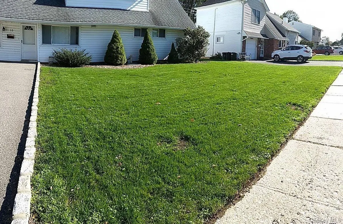 15 Falcon Lane, Levittown, NY 11756 - #1